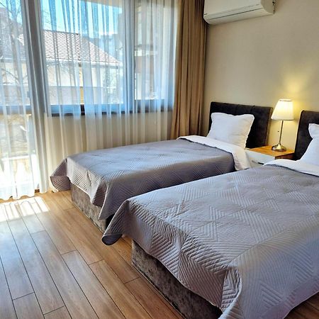 Bissera Premium Apartments Sofia Esterno foto